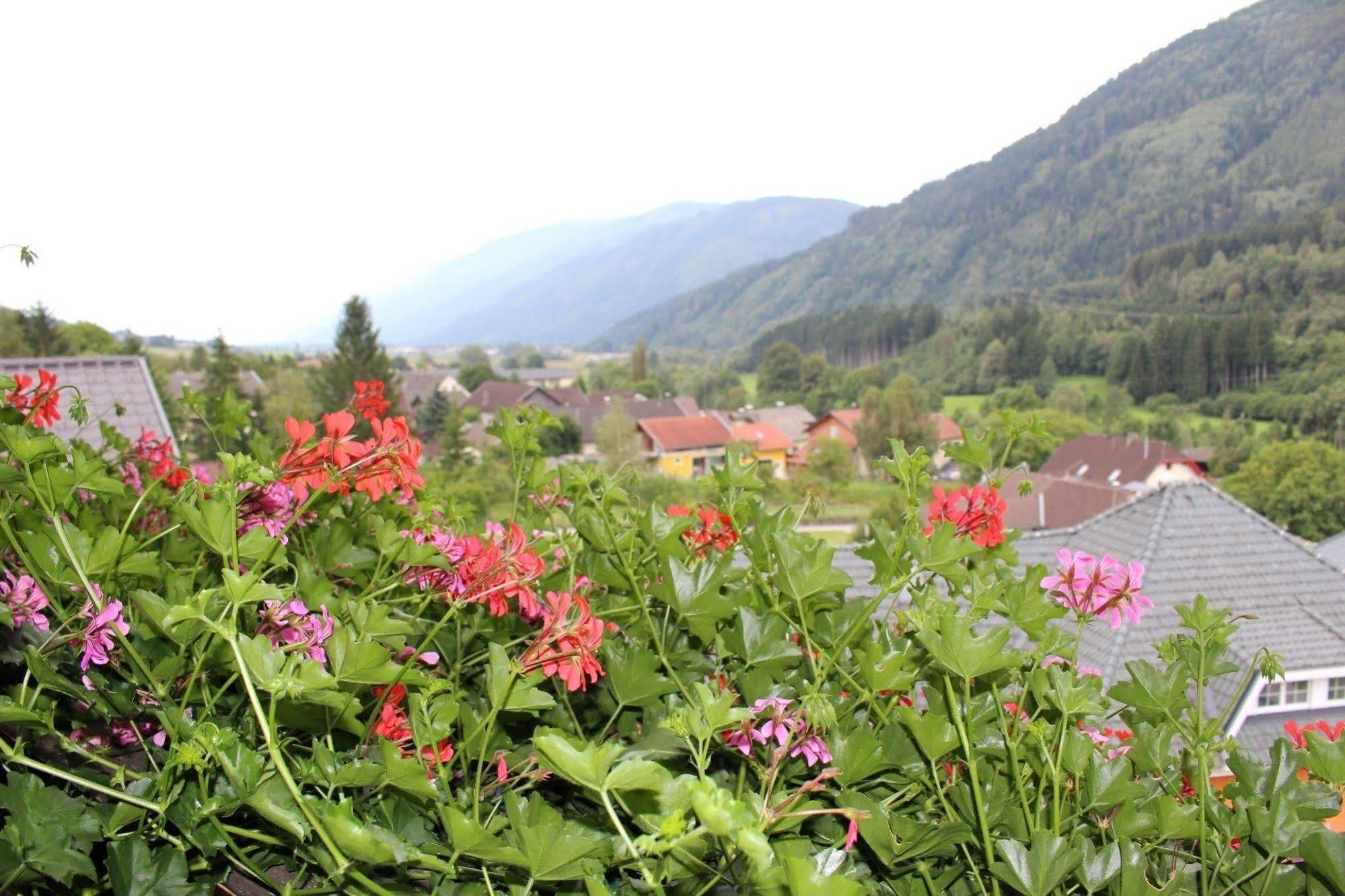 Gasthof-Hotel Winkler Muhldorf  Bagian luar foto