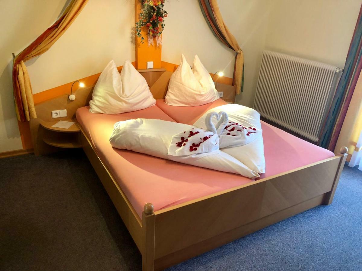 Gasthof-Hotel Winkler Muhldorf  Bagian luar foto