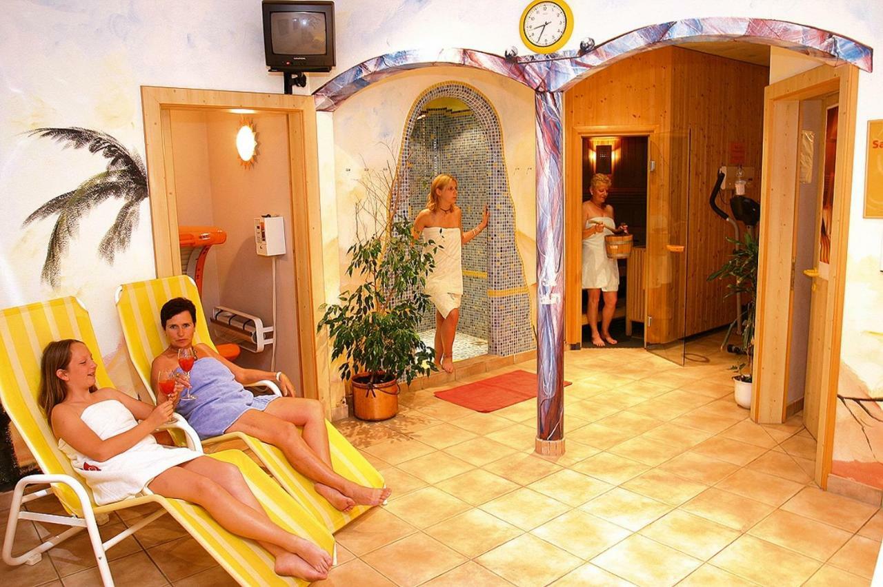 Gasthof-Hotel Winkler Muhldorf  Bagian luar foto